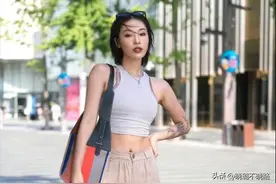 裤子究竟是穿“紧”还是穿“宽”好？让杭州女生街拍告诉你答案图片