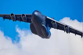 解放军一到，越南军方打开领空，运-20直接越过南海，目标马六甲图片