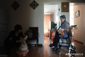 要将失独家庭纳入政府的养老保障救助范围，而且要将承诺化为责任图片