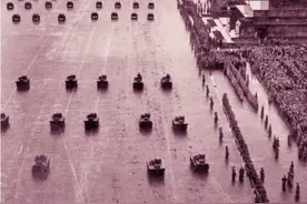 唐铎：在苏联莫斯科红场庆典上驾机成功飞越“禁飞区”的中国第一人图片