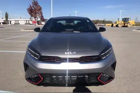 街拍2023款福瑞迪，对标朗逸，帅气不输思域，油耗6升，售8.8万图片