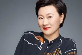 赵海燕：22岁嫁给初恋，相恋26年甜蜜如初，儿子上戏毕业做演员图片