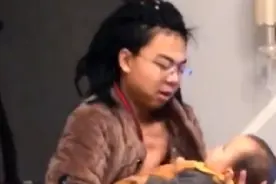 薯条妈妈：靠弟弟“花式带娃”圈粉百万，被全网催当“扶弟魔”？图片