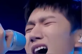 王源：半年道歉四次，舞台上崩溃大哭，他的错误真的不可原谅吗？图片