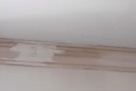 屋顶漏水用什么修补最好 屋顶漏水怎么办图片