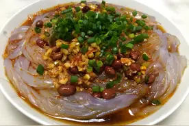 1碗淀粉，6碗清水，教你在家自制凉粉，劲道爽滑，操作简单零失败图片