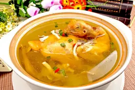 老乡鸡，专宰「老乡」不宰「鸡」图片