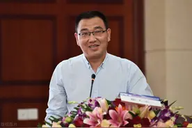 1年组长、8年中层、10年副校，校长告诉你，从老师到校长有多难？图片