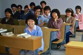 太罕见了！1979年高考现场，居然是这个样子图片