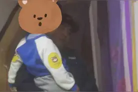 群众路边“捡到”走失儿童 ，热心民警帮其找到家人图片