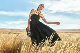 一夜爆红，全网追捧！抖音获赞600万，这个男人凭什么火？图片