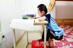 励志！厦门罕见病男孩中考739分：我是一棵岩缝中生长的小草图片