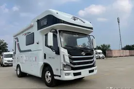 跃进H500轻卡房车，6座双胎后进门，大空间改装两室带10度电图片