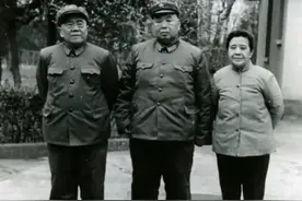 他是开国中将，36岁任军长，战上海立大功，65岁成为大军区正职图片