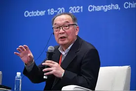 房子明明已经过剩，为什么开发商还在建房？温铁军道出其中缘由图片