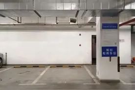 上海医院车位可以预约！这下能定定心心开车去看病了？市民：有点难抢图片