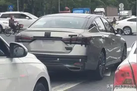 新车 | 升级双出排气，12英寸中控屏？东风日产新款天籁实车曝光图片