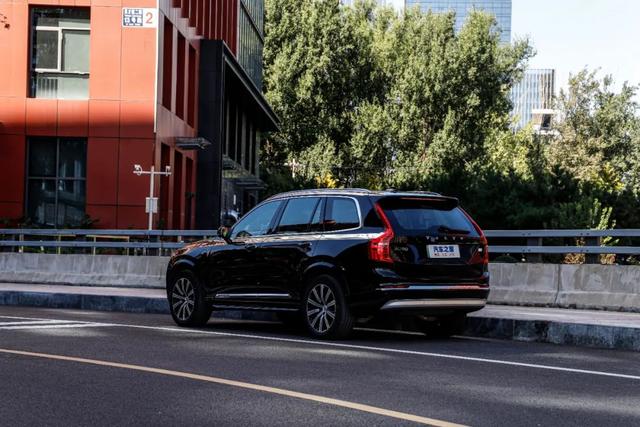 沃尔沃XC90 T8：709牛·米，百公里不到3个油，回头率超高