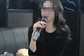 女子嘴巴感染疱疹病毒，终身携带，只因嘴巴离话筒太近图片