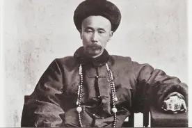 李鸿章是晚清时期中国历史上的重要人物，他有哪些特点和特征？图片