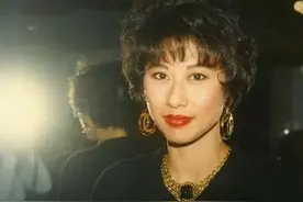 一代“天后”叶倩文：嫁给林子祥26年，一生无儿女，61岁满头白发图片