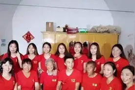 惊人！江苏夫妻生11女，48岁生第12图片