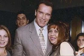 2012年施瓦辛格回忆录透露：曾和家中女佣有染，还育有一子图片