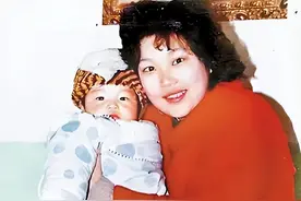 1988年湖北女教师生下脑瘫儿，遭丈夫抛弃，19年后儿子成哈佛硕士图片