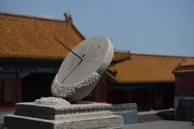 一年有365个日出，但蔡国庆老师也许该送我们365.24219个祝福？图片