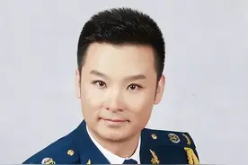 他是青歌王子：娶世界小姐为妻，跟父母、岳父岳母同住一个屋檐下图片