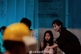 程愫为听障儿童献爱心，离婚5年至今未嫁，前夫娶嫩模再婚当爸图片