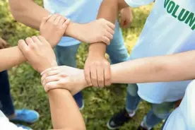 朋友越多越好？研究发现，青春期有5个朋友最合适图片