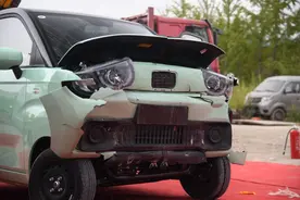 100%高强度钢+铝材，奇瑞QQ冰淇淋的安全性，颠覆我对小车的认知图片