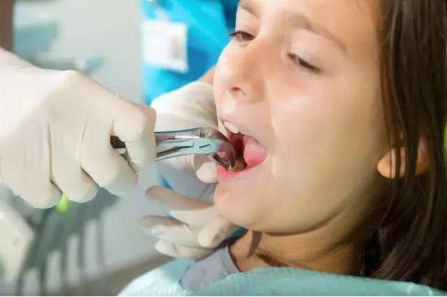 女性在经期不能洗头发？妇科主任提醒：5件事真不能在经期做