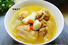 炖鸡汤料越多，越难喝！记住“4步3放1不用”，鸡汤鲜美无腥味图片