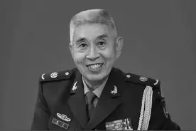 77岁歌唱家程志去世！曾患肠梗阻被抢救，最后露面满头白发显消瘦图片