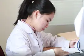 “穷人家的孩子不要学医”，研三女生的倾诉，道出了多少人的心酸图片