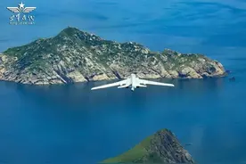 飞越钓鱼岛、低空掠过美军航母发射实弹、网上轰-6的传言是真的？图片