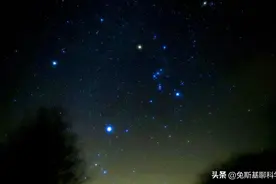 过年时，天上有三颗恒星排成一线，这是什么星星？图片