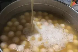 “童子尿煮蛋”惹非议，网友：东阳人吃了多少年了，又没逼你们吃图片