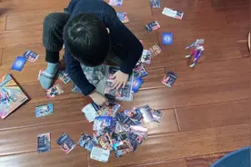 为什么奥特曼卡成小学生的社交货币？为你解析它究竟有何魔力图片