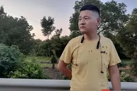 三车相撞起火，河南小伙爆炸前拽出被困司机图片