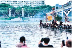 桂林人扒龙船，过端午图片