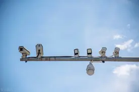 盘点路上常见的6种摄像头，不认识也不注意就容易被罚，千万小心图片