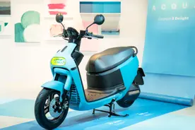 时速100km/h的高速电摩，为何都用中置电机，而不是轮毂电机？图片