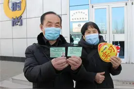 60岁以上老年人，如何更换C1驾照？交警：满足这3点就能成功换证图片