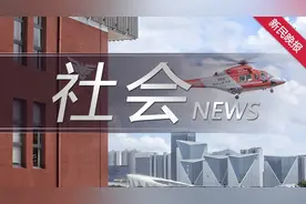 浦东新区书院镇一民宅起火 两人被救出图片