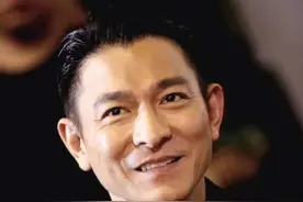 影响三代人的天王刘德华不怕出丑，是因为他明白这一点图片