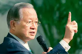 曾仕强解读三国：陶谦行将就木，刘备不费半箭之力坐得徐州图片