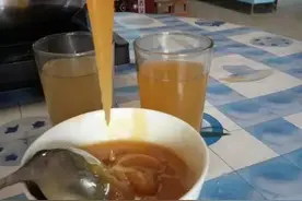 这样辨别真假蜂蜜。我看：夏天也结晶的蜂蜜才是真蜜图片